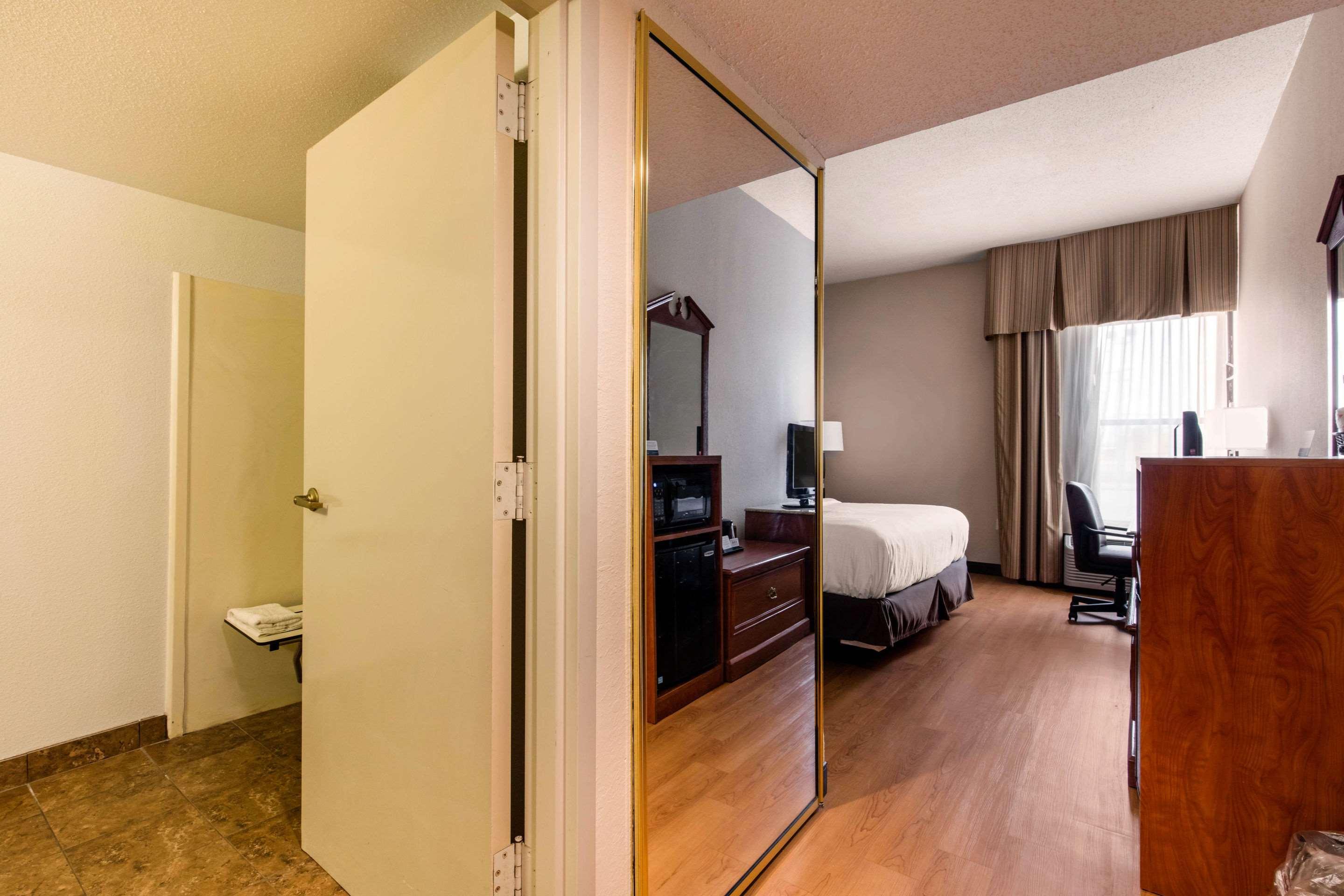 Quality Inn Valley - West Point Eksteriør billede